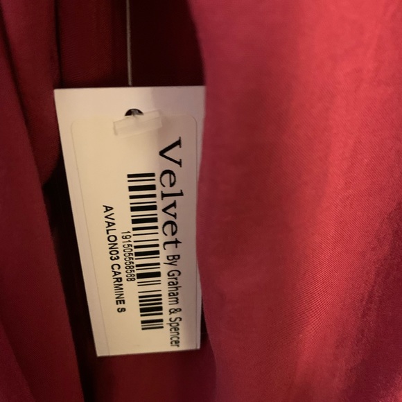Velvet by Graham and Spencer, Avalon top , size small, 100% Viscose NWT - Picture 7 of 10